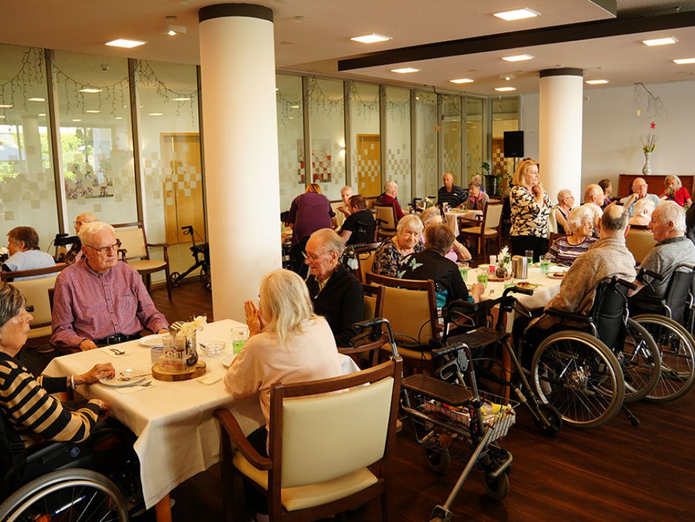 tanz_in_den_mai_0009_2025_04_30_taunus_residenz_-_tanz_in_den_mai_662.jpg